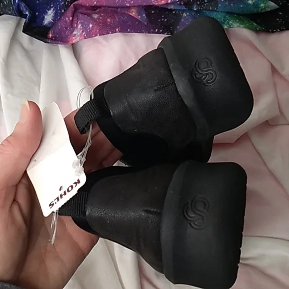 NWT Women's Clarks black Cloudsteppers size 6.5