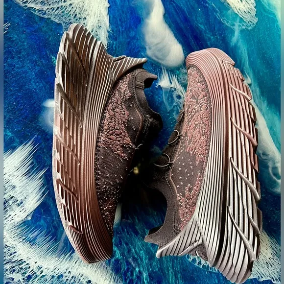 OFFER Hoka M-11, W-12 Restore Chukka PariaFarzaneh CHOCOLATE LIKENEW Worn twice