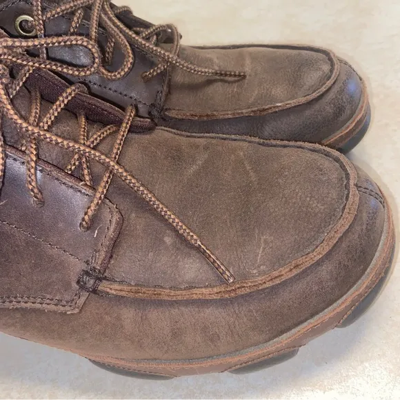 OluKai Hamakua Boots Mens Size 10 Leather Chukka Saddle Shoes Brown Comfort