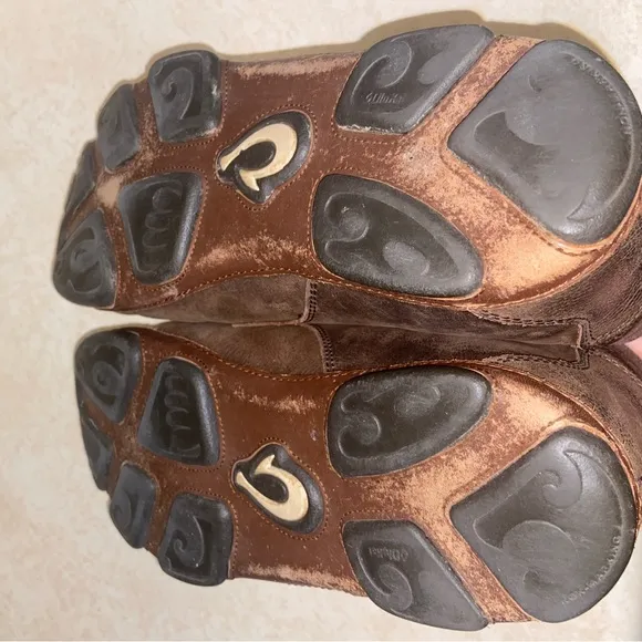 OluKai Hamakua Boots Mens Size 10 Leather Chukka Saddle Shoes Brown Comfort