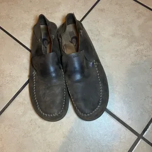 Olukai Mens Moloa Leather Slip-On Shoes Size 11