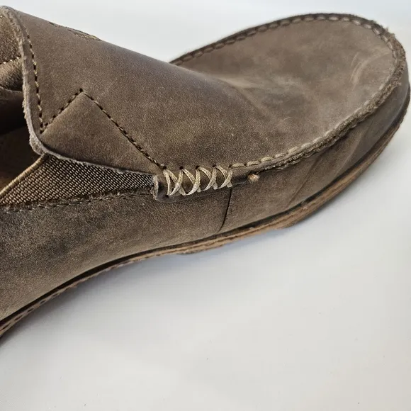 OluKai Moloa Shoes Men's sz 12 47 Brown Tan Leather Drop Heel Slip On Loafer