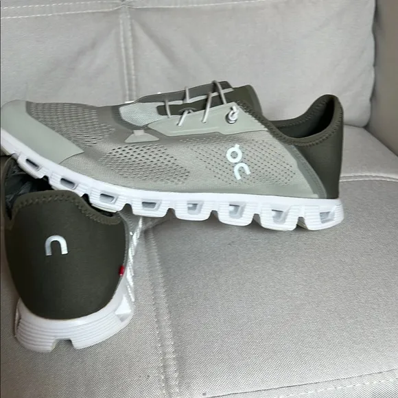 On Cloud 5 Coast Mens Running Shoes Green New Condition
