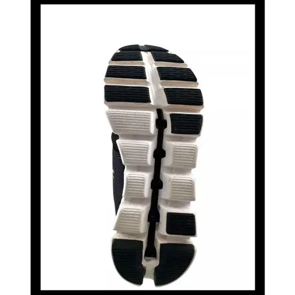 On Cloud 5 Women’s Running Shoes Black/White Sz 7 Athleisure Gym
