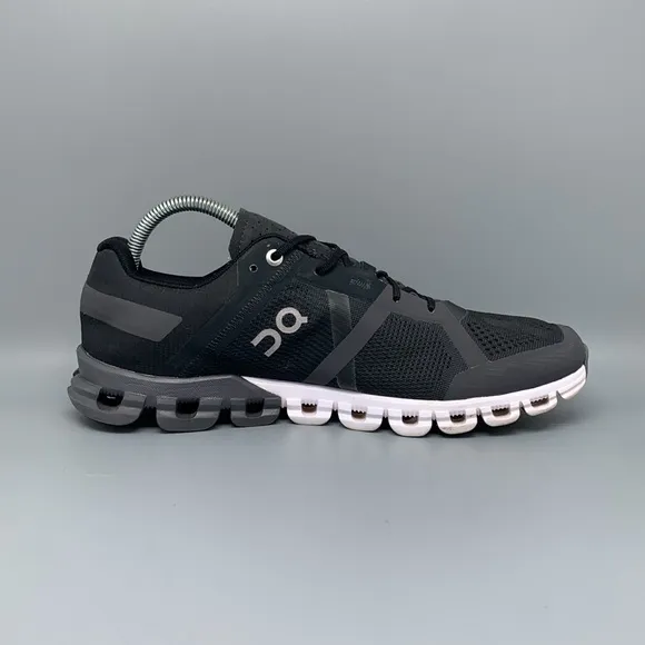 On Cloudflow Running Shoes Men’s Sz 8.5 / Women’s Sz 10