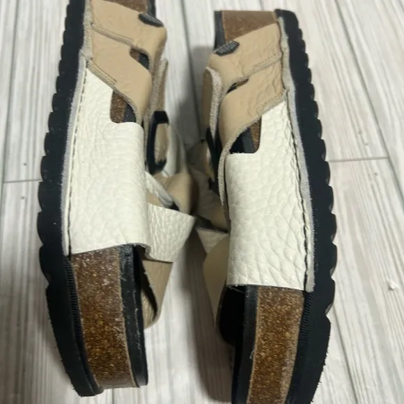 On foot Strappy platform sandals size 38-7.5-8