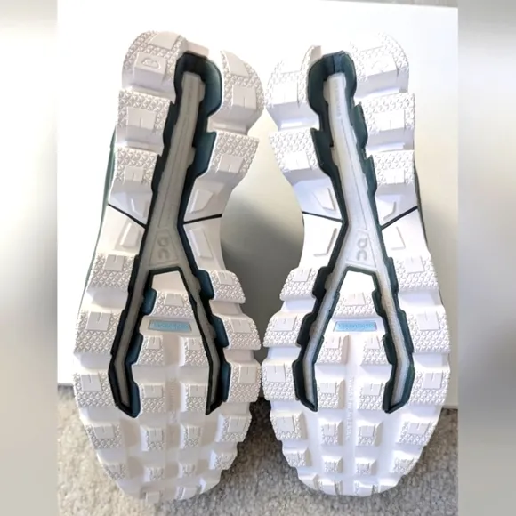 ON-Running Mens Cloudventure Running Shoe - Size 10.5