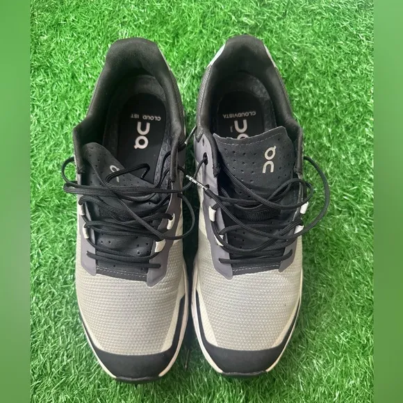 On Running Men's Gray and Black Shoes Size 8