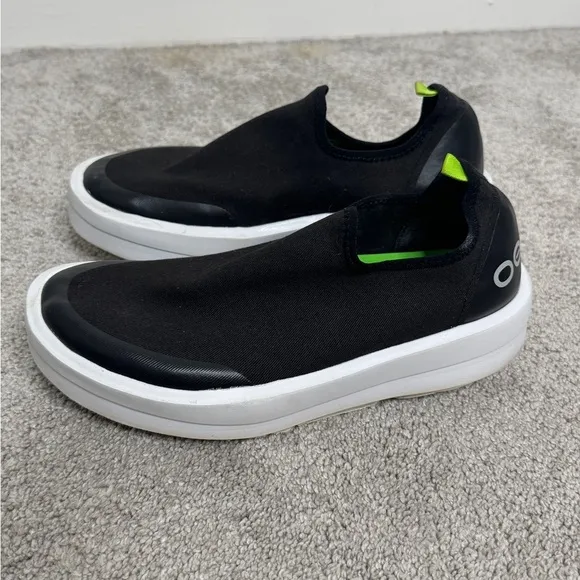 OOFOS eeZee Low Black and Green Slip-On Shoes