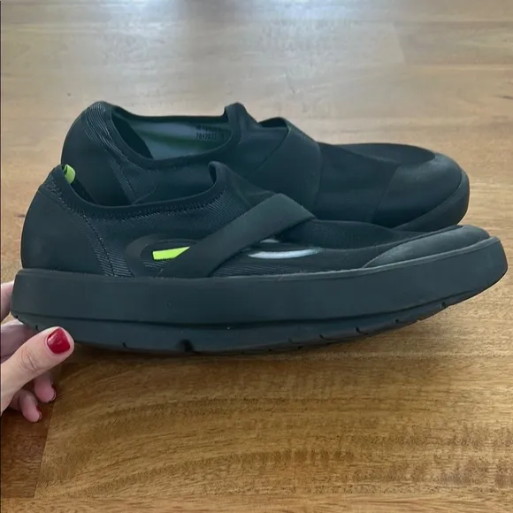 OOFOS  Men Shoes