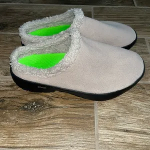 Oofos Mens OOcoozie Recovery Shoes Vegan Sherpa Mule SlipOn