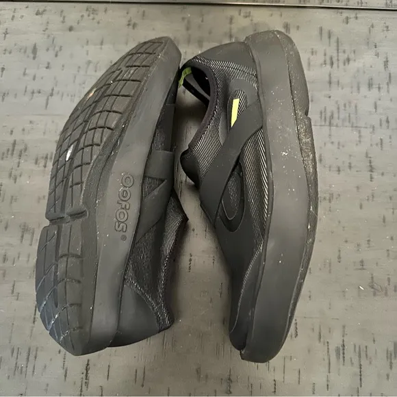 Oofos Men’s Oomg Low Slip-On Recovery Shoes