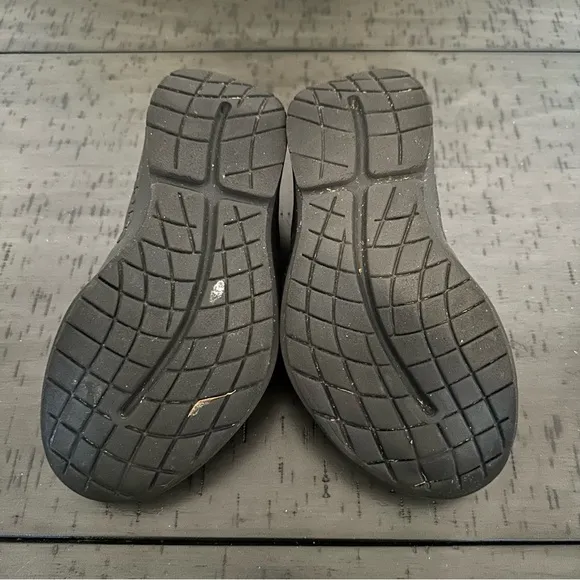 Oofos Men’s Oomg Low Slip-On Recovery Shoes