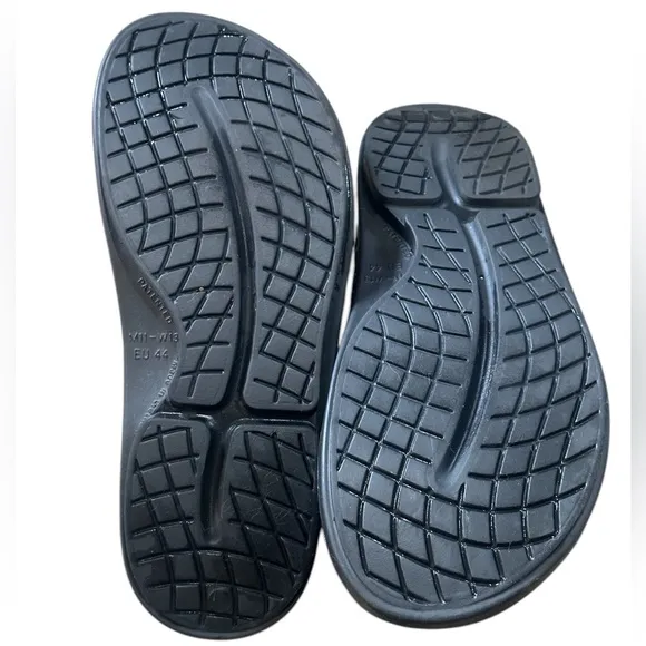 Oofos Ooahh Slides | Recovery Sport SandalsWomen Size 13/Mens 11 | Black SlipOn