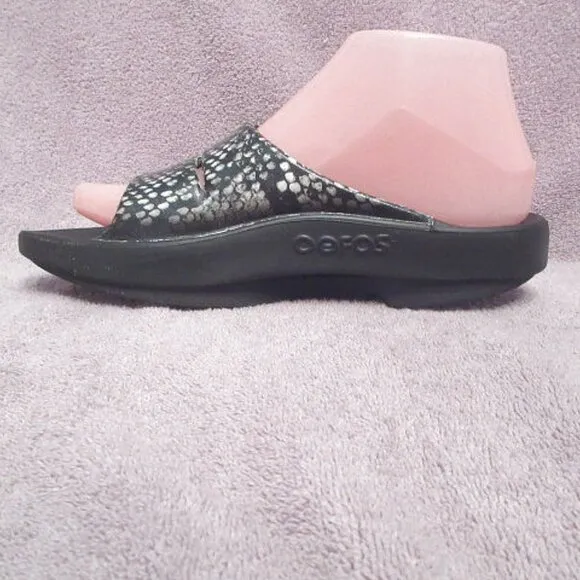 OOFOS OOahh Snake Slide Sandals Size 7 Limited Edition Slip On Foam Arch Recover