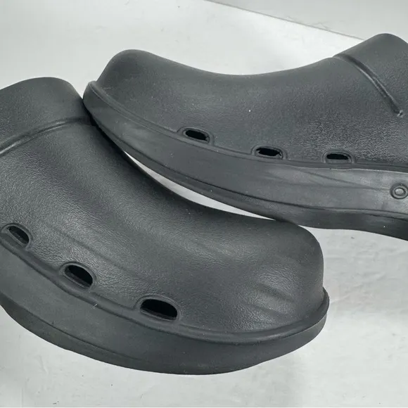 Oofos Ooclog Black Clog Recovery Comfort Mule Shoes Men Size 12 Women Size 14