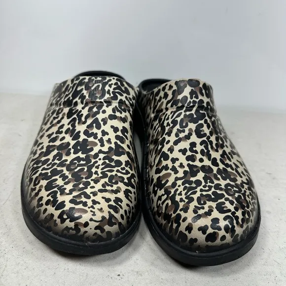 OOFOS Oocloog Recovery Shoes Limited Edition Leopard Print Clog Wms 9 (M7) 40EU