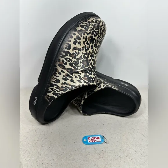 OOFOS Oocloog Recovery Shoes Limited Edition Leopard Print Clog Wms 9 (M7) 40EU
