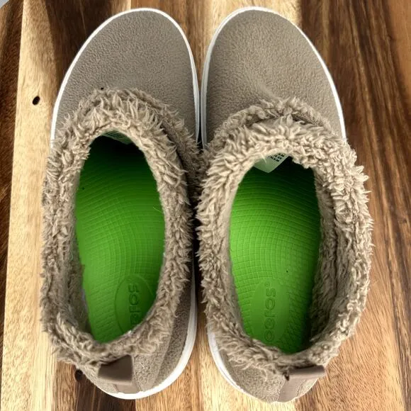 Oofos Oocoozie Low Women's 10 (EU 41) Comfort Recovery SlipOn Shoes Brown Sherpa