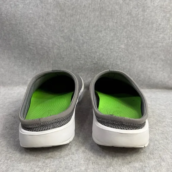 Oofos OOcoozie Mens Shoes Size 10.5 Grey &amp; White Slip On Mules Comfort Recovery