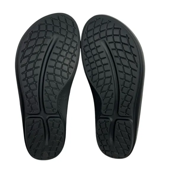 Oofos Oolala Luxe Womens 9 Comfort Recovery Sandals Thong Flip Flops Calypso EUC