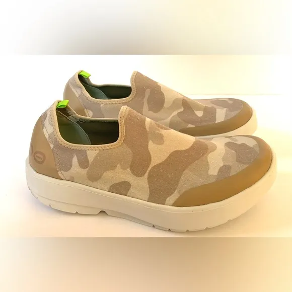 OOFOS OOmg eeZee Limited Women's  size 10 color Tan Camo