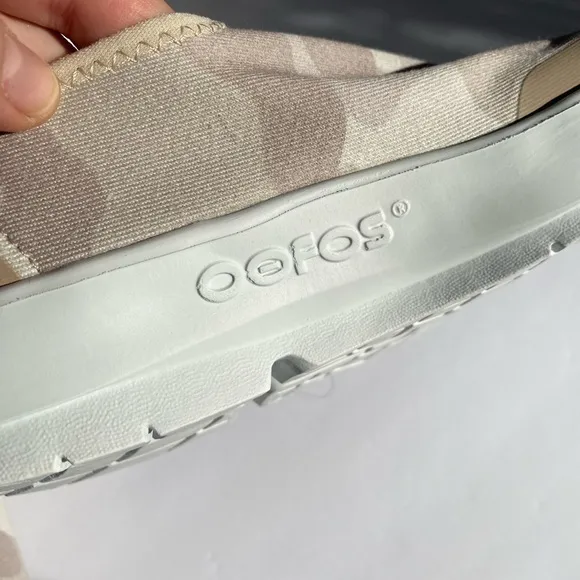 OOFOS OOmg eeZee Limited Women's  size 10 color Tan Camo