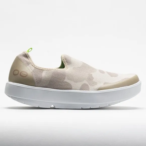OOFOS OOmg eeZee Limited Women's  size 10 color Tan Camo