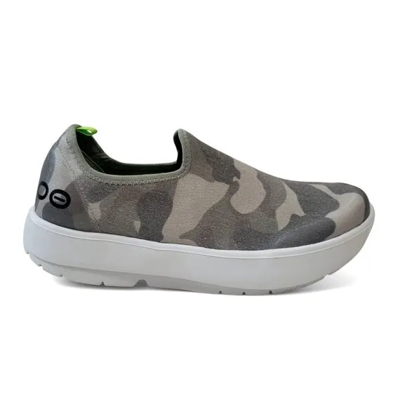 OOFOS OOmg eeZee Low Shoe Recovery Comfort Sneaker