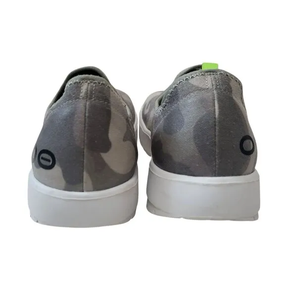 OOFOS OOmg eeZee Low Shoe Recovery Comfort Sneaker