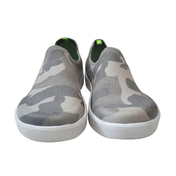 OOFOS OOmg eeZee Low Shoe Recovery Comfort Sneaker