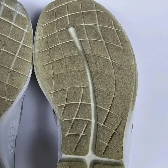 Oofos OOmg eeZee Recovery Low Slip On Shoe Sneaker Gray Women's Size 11 EU 42