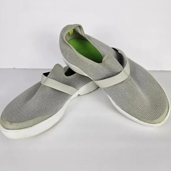 Oofos OOmg eeZee Recovery Low Slip On Shoe Sneaker Gray Women's Size 11 EU 42