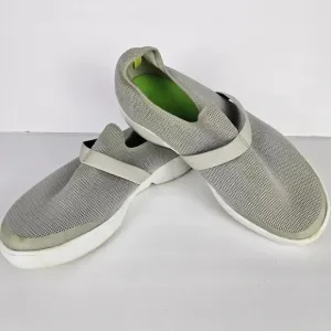 Oofos OOmg eeZee Recovery Low Slip On Shoe Sneaker Gray Women's Size 11 EU 42