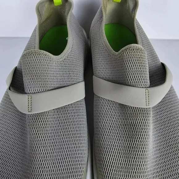 Oofos OOmg eeZee Recovery Low Slip On Shoe Sneaker Gray Women's Size 11 EU 42