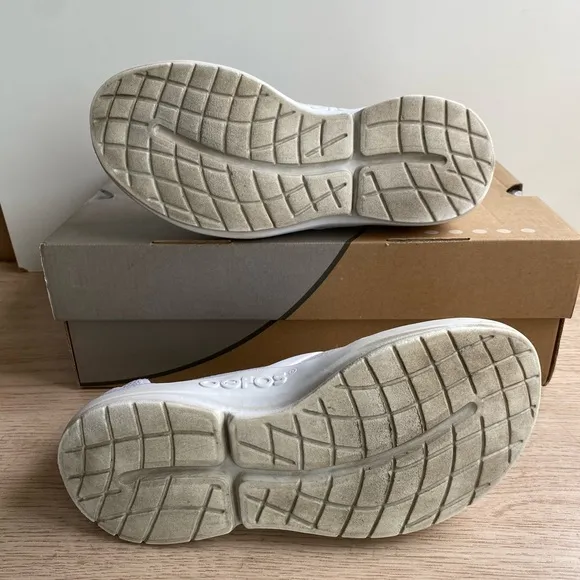 OOFOS OOmg eeZee White Mesh Slip On Recovery Shoes Women- SZ 7