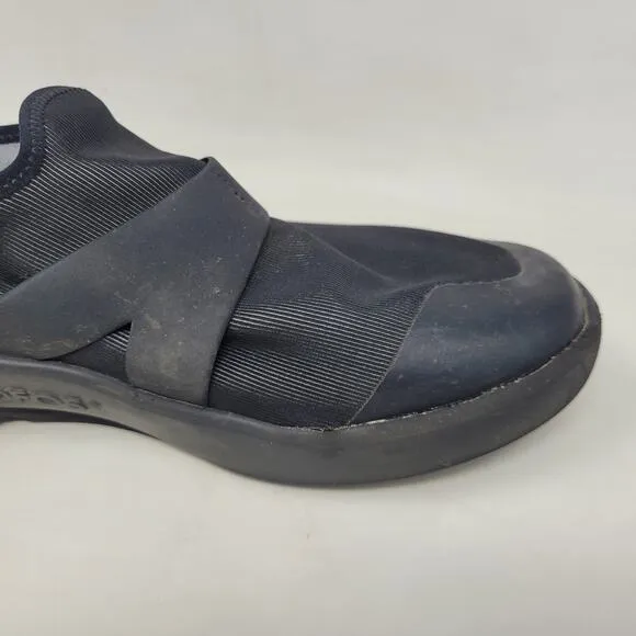Oofos OOmg Fibre Low Shoes Mens 11 Black Recovery Slip On Comfort Mesh