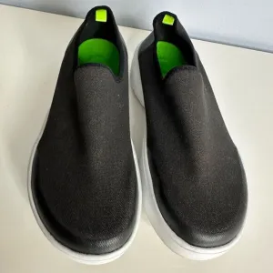 OOFOS Oomg Hualo low black slip on recovery sock shoes womens US 7