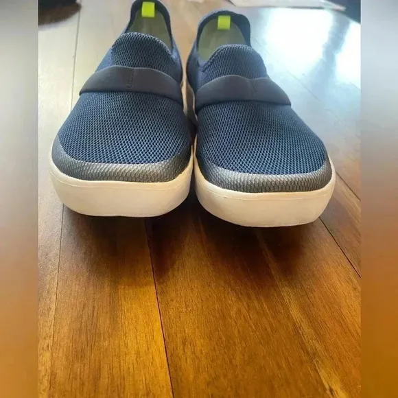 OOFOS OOmg Low Women’s blue recovery shoes