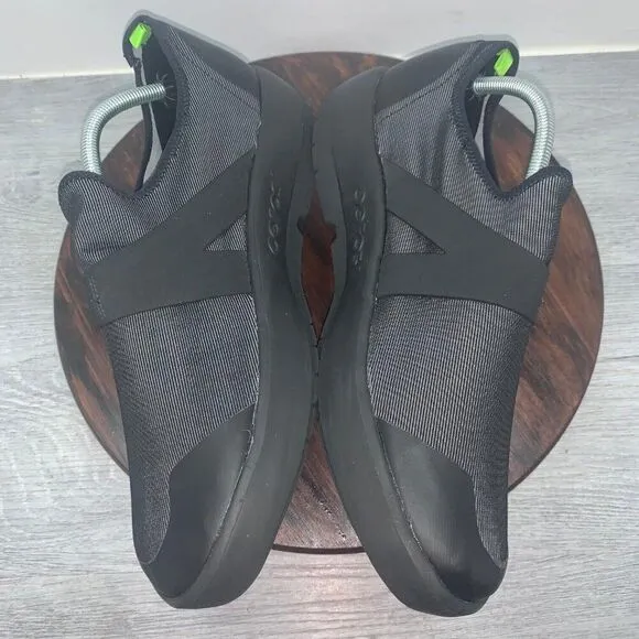 Oofos Oomg Mens 11.5 Fibre Low Shoes Slip On Recovery Black Mesh Q3-7312020 FLAW
