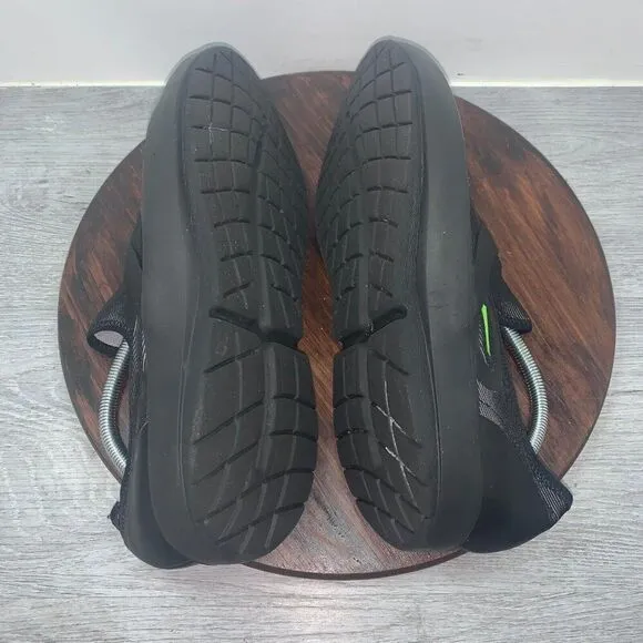 Oofos Oomg Mens 11.5 Fibre Low Shoes Slip On Recovery Black Mesh Q3-7312020 FLAW