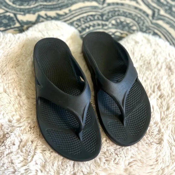 OOFOS OOriginal Flip Flop Sandals Comfort Recovery Shoes Black Men 18
