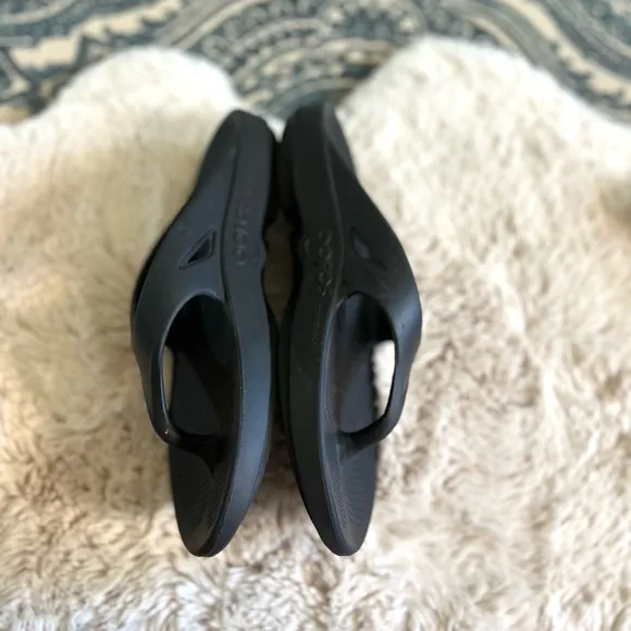 OOFOS OOriginal Flip Flop Sandals Comfort Recovery Shoes Black Men 18