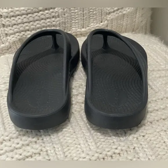 OOFOS Original Flip Flops Thong Sandals Mens 8 / Womens 10 Recovery Shoes Black