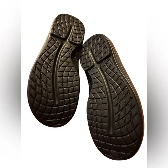 OOFOS Unisex OOcloog - Black - M5 - W7