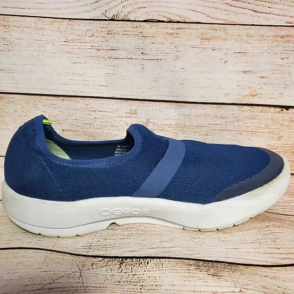 OOFOS Womens US 11 EU 42 OOMG Navy/White Mesh Low Recovery Slip-On Shoes