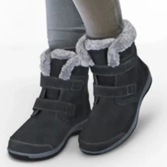Orthofeel -NWT women’s Florence black suede leather ankle boots Sherpa lined 9 W