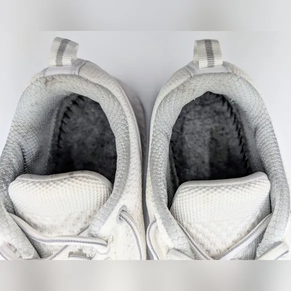 Orthofeet Coral Sneaker White Women 6.5 B