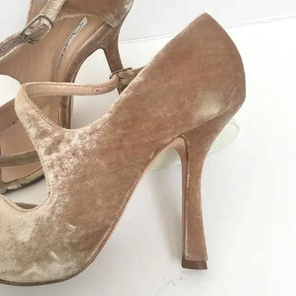 Oscar de la Renta Oberon Velvet Sandals