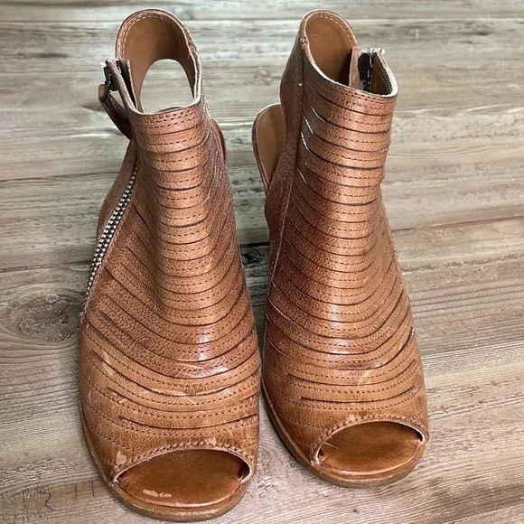 Paul Green Peep Toe Sandals.